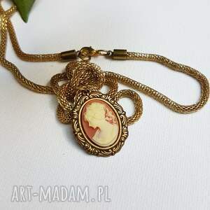 naszyjnik camea, mała camea w oprawie łańcuszku, długi łańcuszek