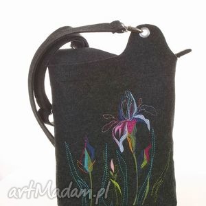 handmade torebki ciemna torebka z wielokolorowymi irysami