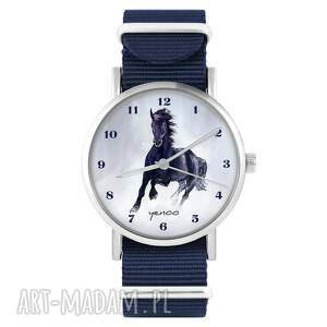 zegarek - czarny koń, cyfry granatowy, nylonowy, końska, grafika, prezent