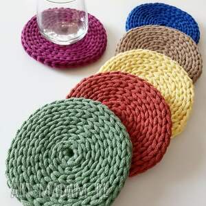 komplet kolorowych podkładek stół, sznurek bawełniany talerze, obrusy