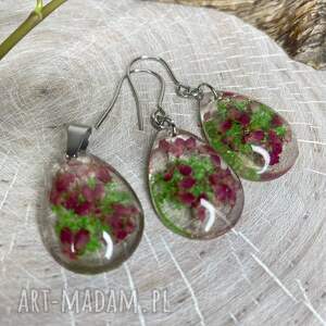 komplet z roślinnymi elementami k634 kolczyki i wisior żywicy