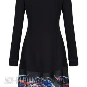 SUKIENKA TRAPEZOWA CZARNA z KOLOROWYM MOTYWEM, dzianinowa