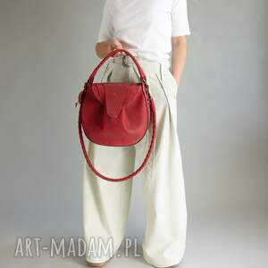 handmade na ramię torebka damska wykonana ręcznie w kolorze malinowym z plecionymi