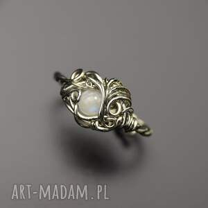 minimalistyczny pierścionek regulowany kamień księżycowy wire wrapping stal