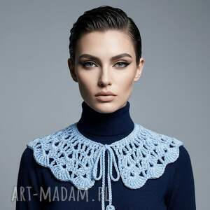 Błękitna Nostalgia, kołnierzyk szydełkowy