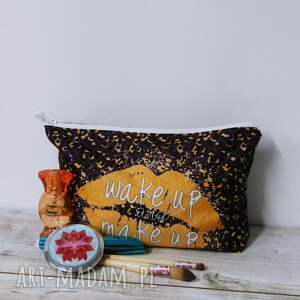 zielona nitka kosmetyczka centki wake up and make dla babci