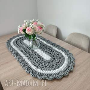 Bieżnik szydełkowy owalny ze sznurka bawełnianego 50x100 cm