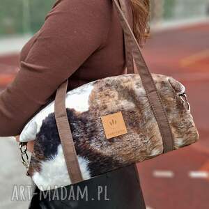 Welurowa torebka bagietka Czekoladowa Krówka, na ramię