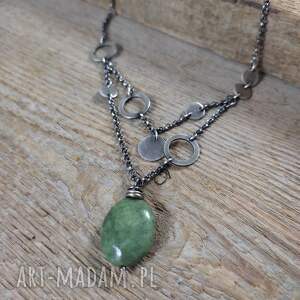 Delikatny wisiorek z opalu, opal, srebro 925, oksydowane