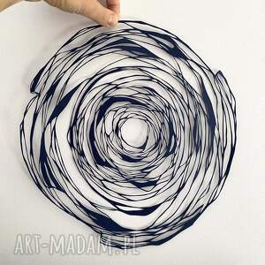 wycinanka dark blue spiral, ręcznie wycinana dekoracja ścienna, sztuka