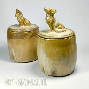 kamionkowy pojemnik na różności z figurką wilka miodowy błysk ceramika