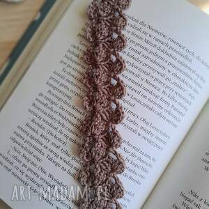 ażurowa zakładka do książki na szydełku