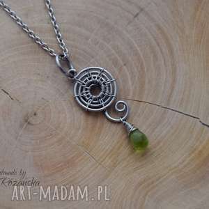 handmade wisiorki wisiorek peridot, stal chirurgiczna, wire wrapping