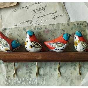 wylegarnia pomyslow wieszak z turkusowo - karminowymi ptaszkami ceramika drewno