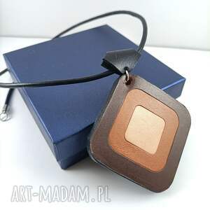 PMPB Style, geometryczna zawieszka z naturalnej skóry 3 kwadraty, brązy z beżem