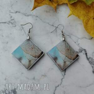 Prezent Z ŻYWICY - JESIENNY LIŚĆ W TURKUSIE, kolczyki