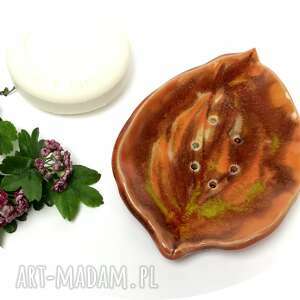 ceramiczna ręcznie robiona mydelniczka czerwony liść, akcesoria łazienkowe