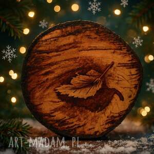 sztuka po godzinach drewniana podkładka pod kubek z liściem na wodzie - ręczna