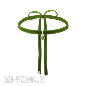 handmade naszyjniki oliwkowy aksamitny choker z zielonym krzyżem swarovski