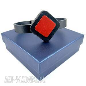 damska bransoletka skórzana z czerwono - czarna ozobą skóry skóra