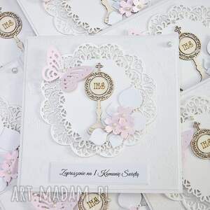 Różowy motyl z kielichem, zaproszenia, pierwsza komunia