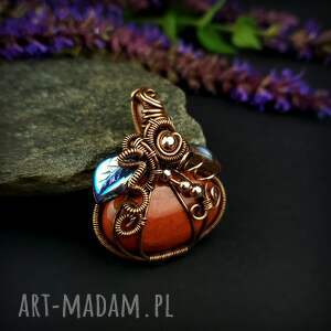 Wisiorek z jaspisem w kształcie dyni - miedziany handmade