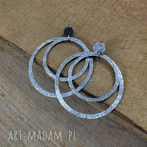 Kolczyki - sztyfty z młotkowanymi kołami, srebro oksydowane