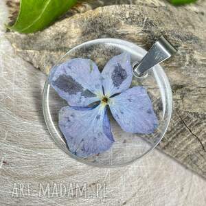 Przeźroczysty naszyjnik z kwiatem w żywicy z2061, niebieski wisiorek
