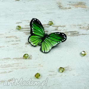 wiosnenna broszka motyl w odcieniach zieleni, greenery, fimo