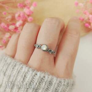 Prezent Pierścionek Masa Perłowa regulowany stal chirurgiczna