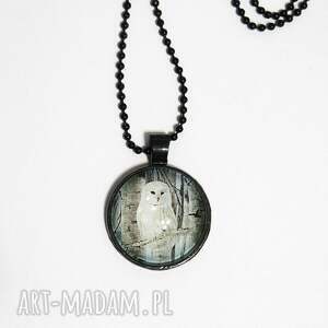 medalion - biała sowa czarna oprawa, naszyjnik las niej, prezent