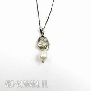 Prezent Lawa z perłą białą - zawieszka wisiorek, srebrny