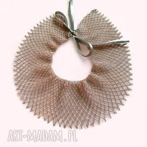 kolia koralikowa matowy srebrnoróżowy kołnierzyk z koralików elegancki