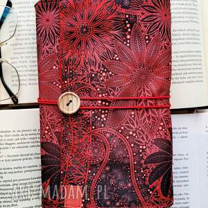 Wodoodporne etui na książkę/notes: czerwony ornament, okładka