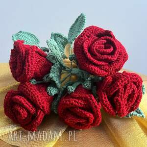 Prezent Bukiet czerwonych róż na szydełku - trwały, ręcznie robiony