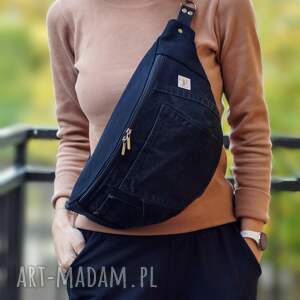 Prezent upcyklingowa czarna jeansowa nerka XXL, mini plecak