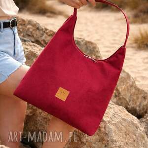 Torba Hobo z zamszu tapicerskiego Czerwona, trójkąt