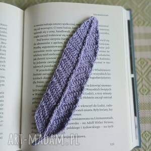 Fioletowa szydełkowa zakładka do książki handmade