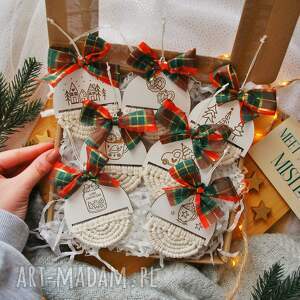 makramowe zawieszki choinkowe białe ozdoby handmade choinkę, dekoracje