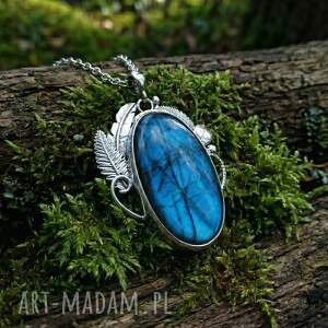 zmierzch nad jeziorem, naszyjnik wisior, labradoryt, paprocie, liście