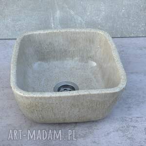 ceramiczna handmade beżowa, nablatowa umywalka łazienkowa
