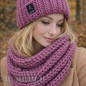 Komplet czapka i szal robione na szydełku, dziergana