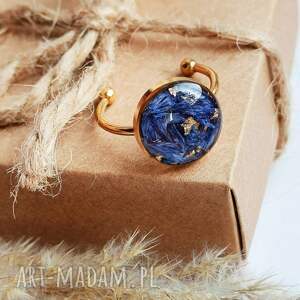 Prezent Pierścionek z żywicy z suszonymi kwiatami płatki chabra