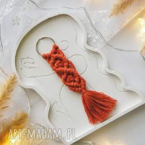 Prezent Prosty breloczek - rudy | Makramowy brelok