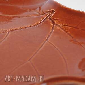 handmade ceramika talerz liść brązowy