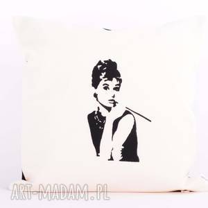 handmade poduszki poduszka z haftem 40x40cm - audrey hepburn