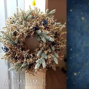 Rustykalny, naturalny wieniec bożonarodzeniowy