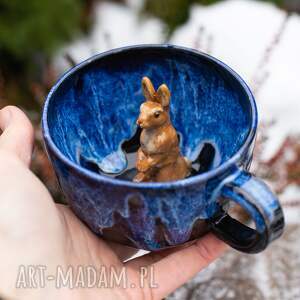 handmade ceramika rezerwacja. Ewa L. Filiżanka z figurką królika kasjopea / ok 300 ml