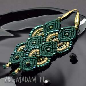 kolczyki makramowe w odcieniach butelkowej zieleni i złota koralików