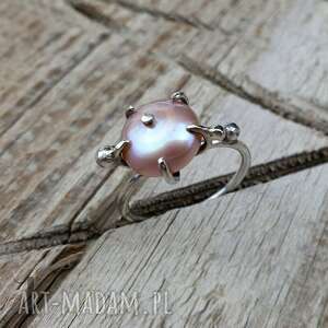 wild pearl - atomic pink ii srebrny pierścionek z perłą słodkowodną delikatny